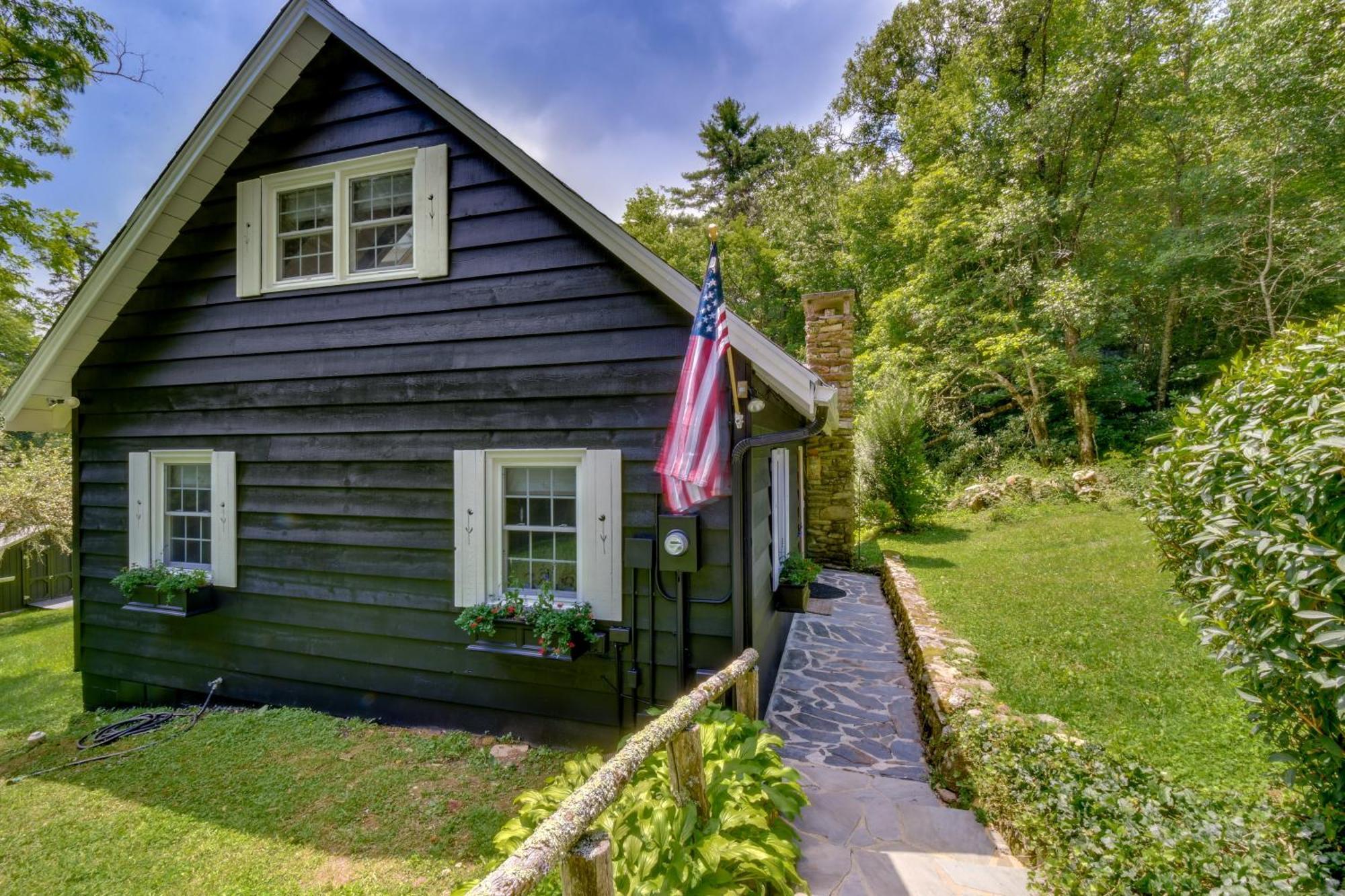 Enchanting Highlands Cottage With Pond And Falls! Bagian luar foto