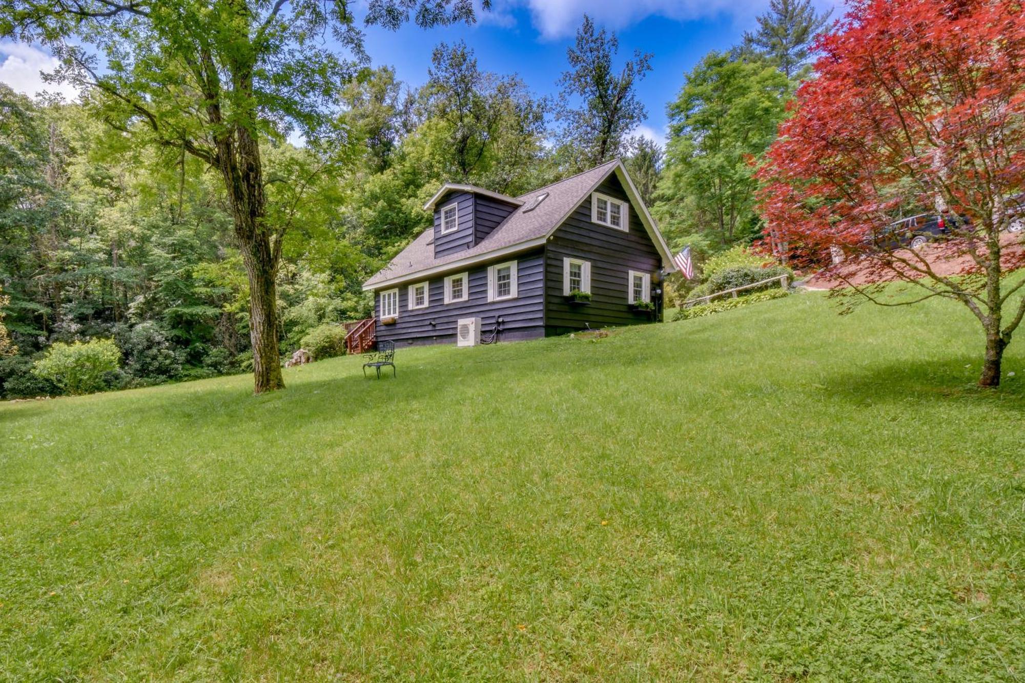 Enchanting Highlands Cottage With Pond And Falls! Bagian luar foto